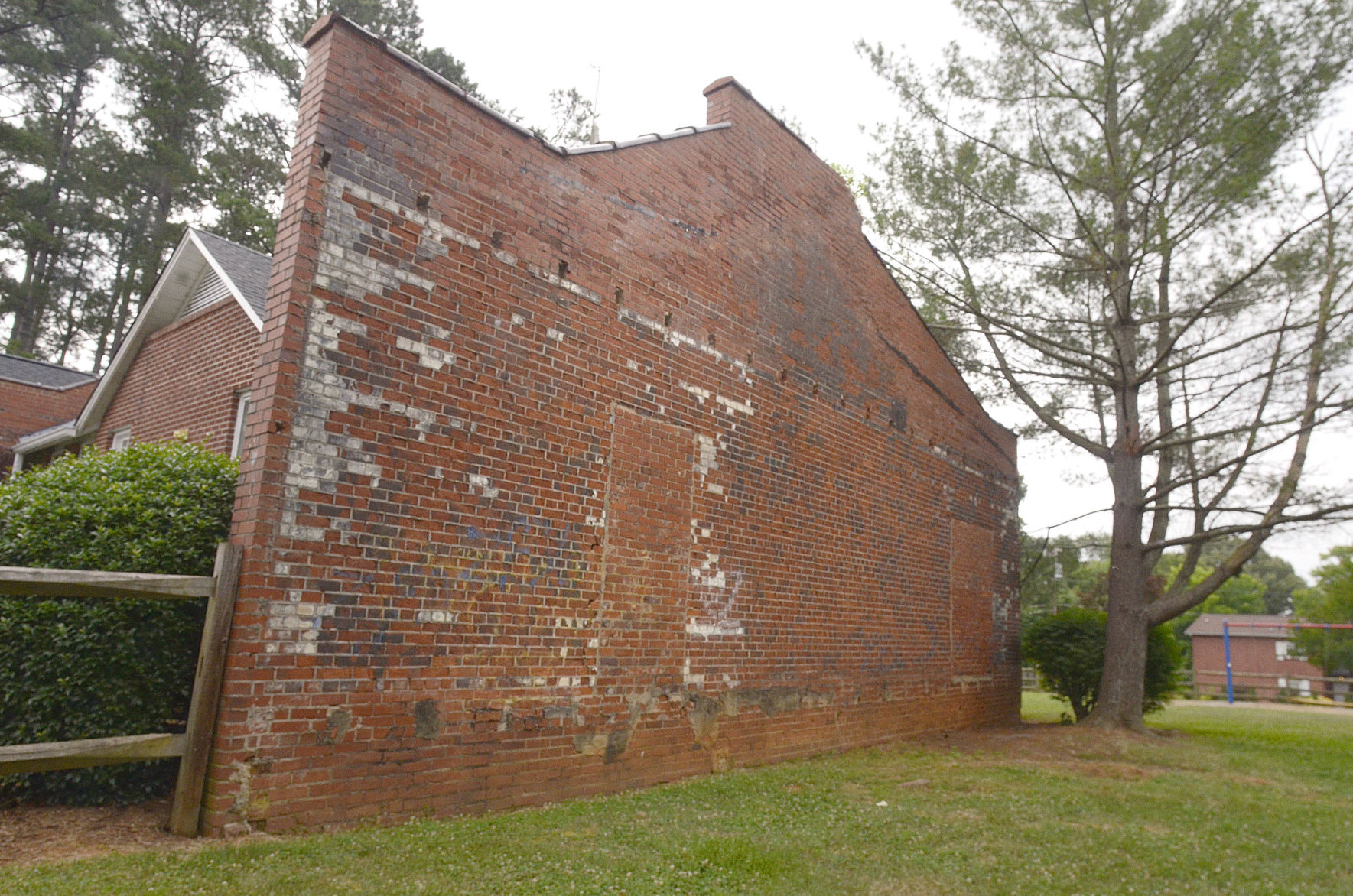 Polio mural wall